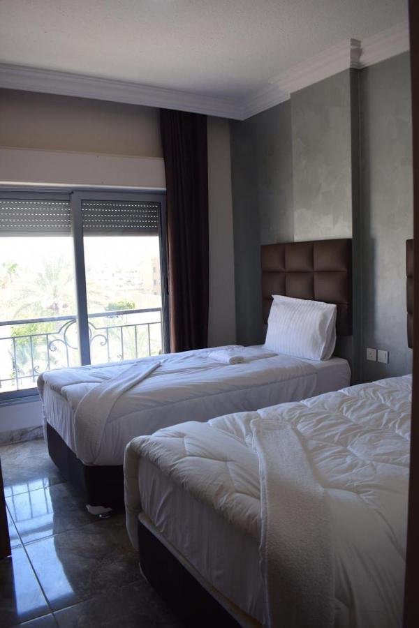 Baron Palace Hotel Suites Акаба Екстериор снимка