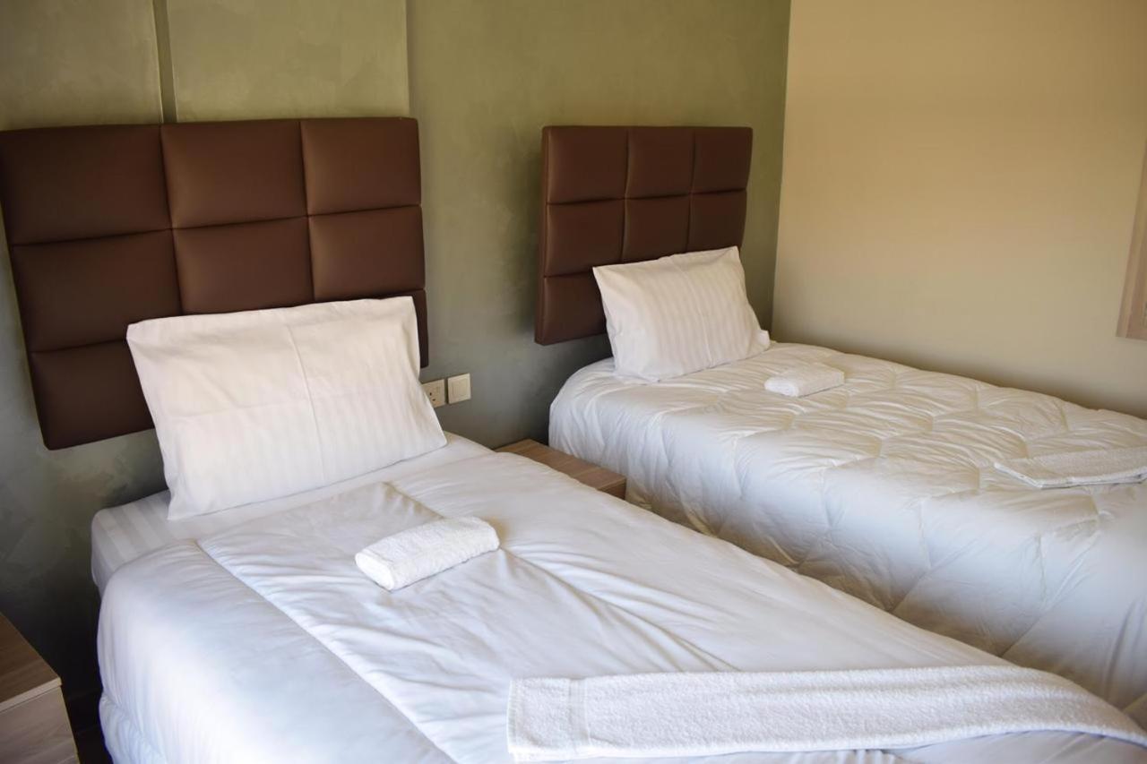 Baron Palace Hotel Suites Акаба Екстериор снимка